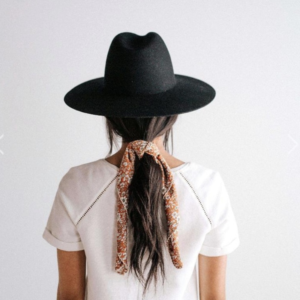 Gigi Pip Scottie Black Stiff Wide Brim Hat NWOT Sm